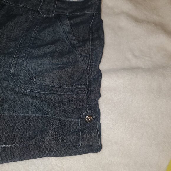 ONE 5 ONE Sz 14 Shorts Women's, Denim, Floral Buttons, Pockets 15 inches long - Picture 6 of 8